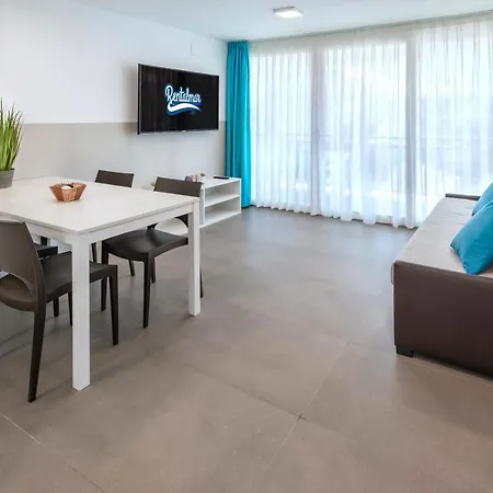 Rentalmar Playa Family & Pool Apartment *